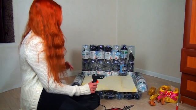 Как сделать диван для собак из бутылок смотреть онлайн