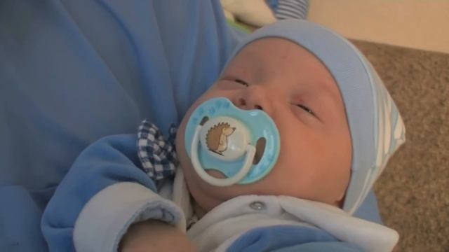 Своих тройняшек Мартыновы ждали 9 лет смотреть онлайн