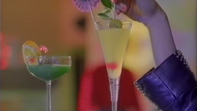 Си Си Кетч Strangers By Night смотреть онлайн