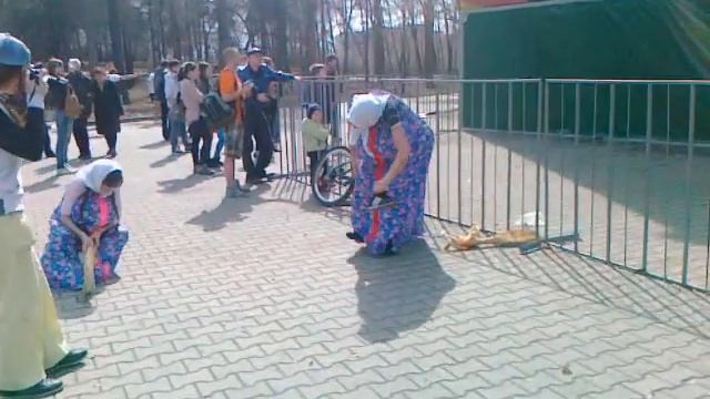 сумашедшие бабушки часть 2!))crazy grandma part 2!)) смотреть онлайн