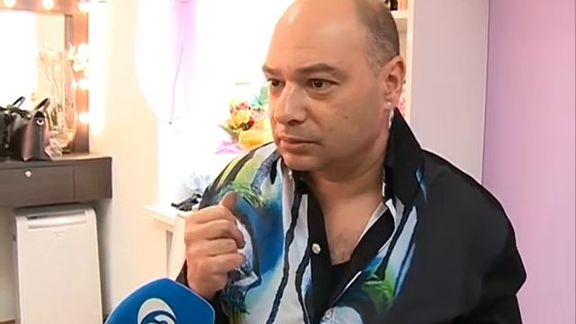 Израильский стилист-визажист научил благовещенских мастеров делать макияж с помощью сгущённого ... смотреть онлайн