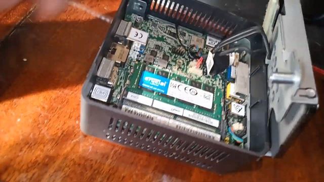 мини ПК Intel NUC 7i7BNH смотреть онлайн