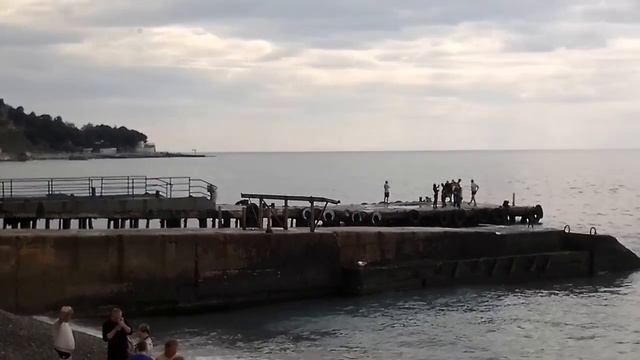 Крым , Ялта , пляж Русалка . смотреть онлайн