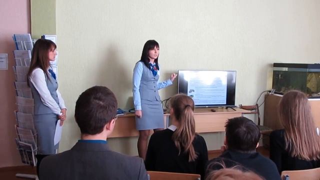 "ПеремеНка" про профессии. Банк смотреть онлайн