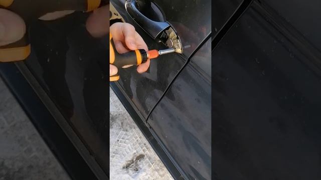 Вскрытие замка снаружи БМВ BMW X5 E53 смотреть онлайн