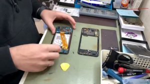 Не заряжается/нет связи/не работает микрофон на Samsung A30