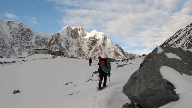 Морозная тройка по Катунскому хребту смотреть онлайн