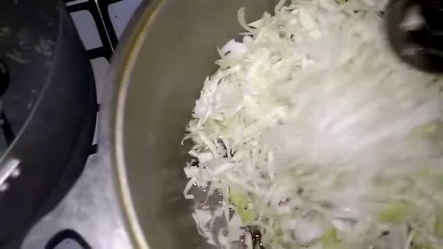 ПИРОЖКИ С КАПУСТОЙ. VLOG. смотреть онлайн