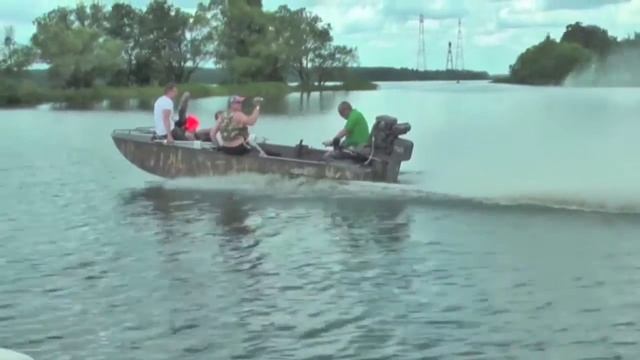 TRIDENT ALUGATOR 520 & Подвесной болотоход GATOR-TAIL GTR35