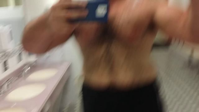 Bigger arms than Schwarzenegger I think смотреть онлайн