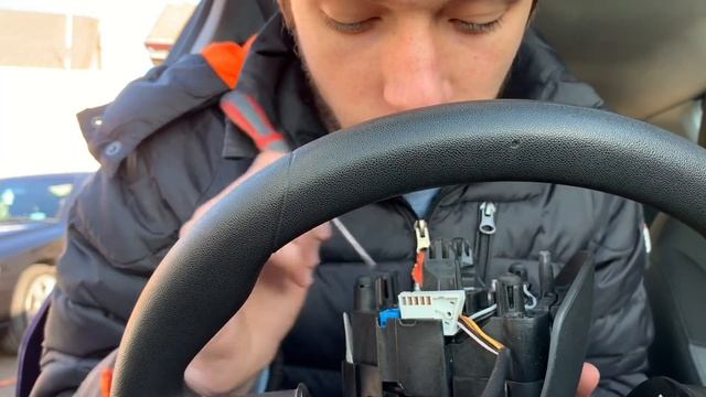 How to remove or replace Peugeot 208 steering wheel смотреть онлайн