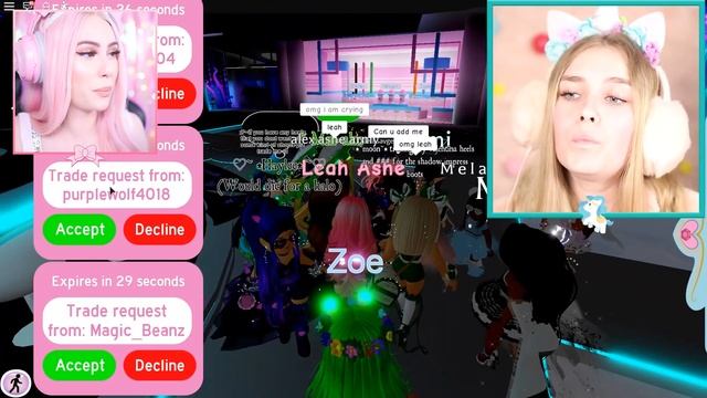 BEST FRIEND CONTROLS WHAT I TRADE IN ROYALE HIGH FOR 24 HOURS... Roblox Royale High Trading смотреть онлайн