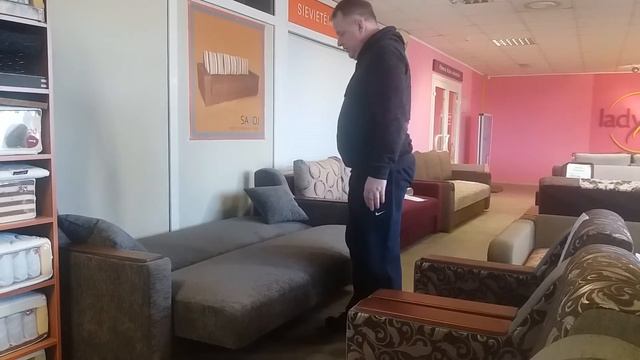 DĪVĀNS MAX (Диван книжка MAX) смотреть онлайн