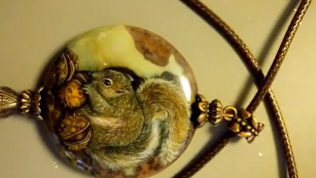 Бельчонок - кулон на шнуре с авторской лаковой росписью. смотреть онлайн