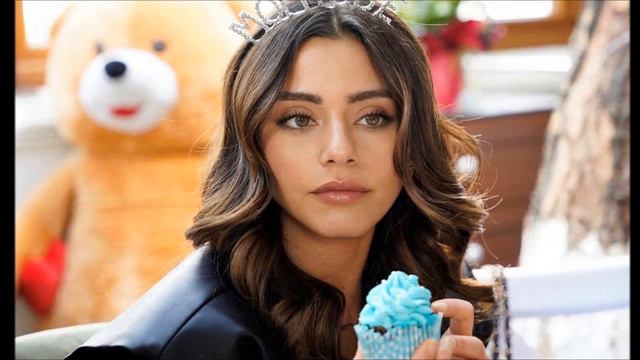 Uma crise de ciúme eclodiu entre Melisa Dongel e Sıla por causa de Halil Ibrahim смотреть онлайн
