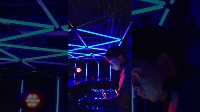 Techno live DJ set with many classical tracks at @zerotokyo_official, bpm 142 смотреть онлайн