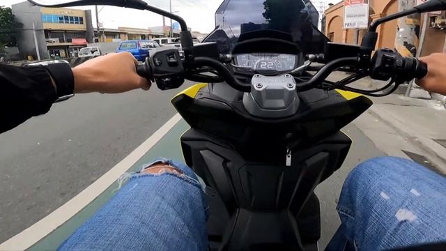 Is the aprilia SR GT 200 a good bike? HELL YEAH!!! смотреть онлайн