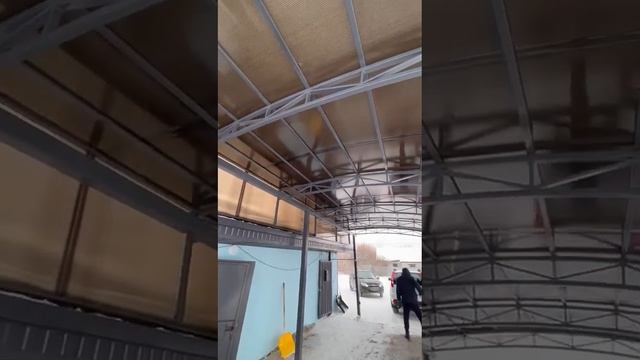 Установка навеса из поликарбоната