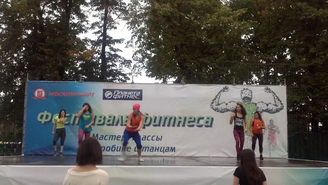 Zumba® Fitness на Фестивале фитнеса в Лужниках. Илона смотреть онлайн