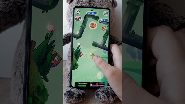 Басик играет в Рыбки Симбы смотреть онлайн