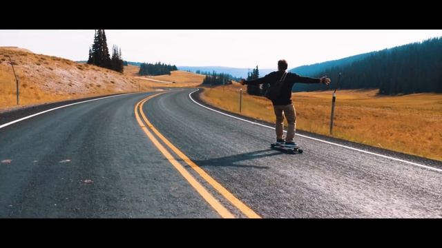 LG V30 Smartphone vs. $50,000 RED Weapon - Make your Videos look like Movies смотреть онлайн