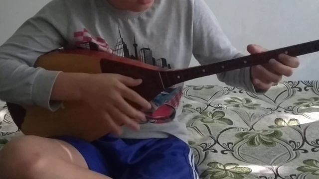 Симпа на домбре!!🇰🇿Малой круто играет🇰🇿 Симпа Raim Artur смотреть онлайн