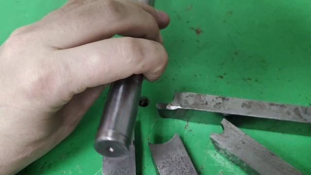 Фасонные резцы и другие способы обработки сферических поверхностей.