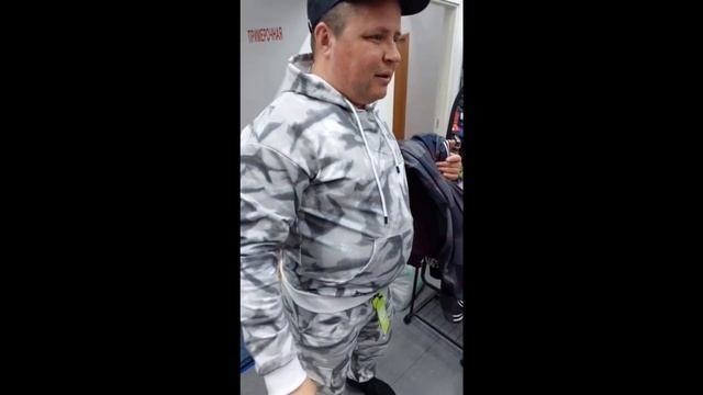 Вячеслава Гаранина одевают