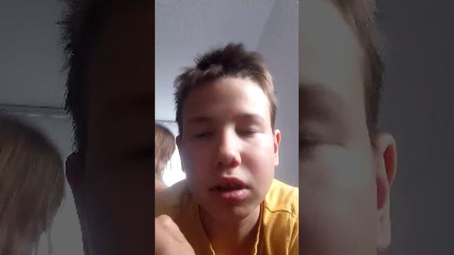 ко мне пристают смотреть онлайн