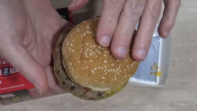 On The Menu Frozen and Microwavable Cheese Burger Has To Be Bad, Right? смотреть онлайн