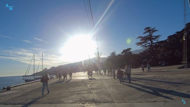 Прогулка в Ялте. Весенний день. 2К. 01.02.2024г. смотреть онлайн