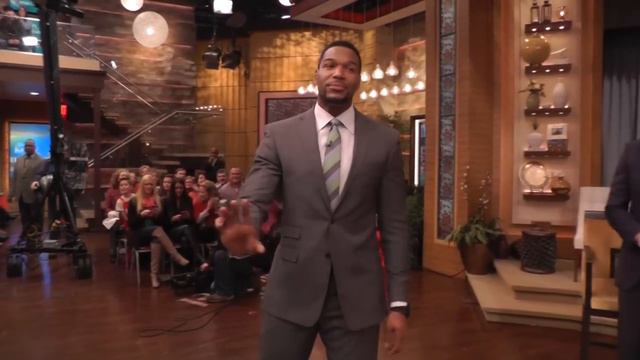 Empire's Taraji P. Henson Challenges Michael to Push-Ups смотреть онлайн