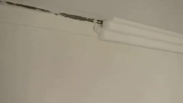 монтаж карниза поверх декоративной штукатурки смотреть онлайн