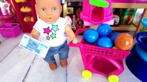 ЭТО ТОЧНО КОНФЕТЫ МАКС?!??? Катя и Макс веселая семейка! Смешные куклы Барби сериал Даринелка ТВ