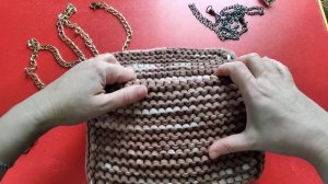 Рассказываю подробно как связать сумочку из трикотажной пряжи спицами или крючком. Для начинающих.