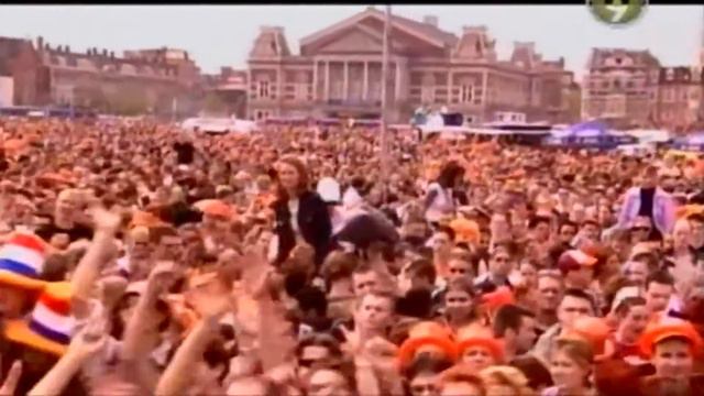 Alizée -Moi Lolita-Live-Amsterdam- 30/04/2001 смотреть онлайн