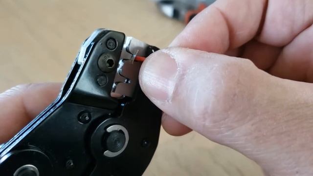 Crimping A JST  Molex 2.0mm Small Cooling Fan Connector With A IWISS SN-01BM Crimping Tool