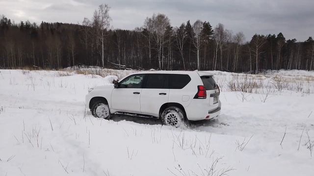 Поездка по глубокому снегу на гору Аракульский Шихан смотреть онлайн