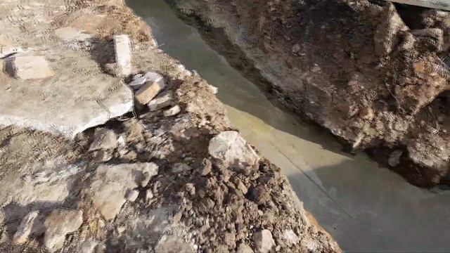 Фундаментная лента без опалубки с высоким уровнем грунтовых вод. Монтаж блоков ФБС. Цена вопроса. смотреть онлайн