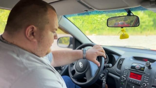 Kia Cerato 2009 1.6. Свіжа, бюджетна та надійна смотреть онлайн