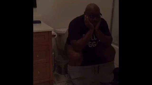 Забыл взять телефон в туалет смотреть онлайн