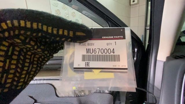 Замена зеркала и разбор двери на Mitsubishi Outlander 3 смотреть онлайн