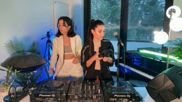 Giolì & Assia - DiesisLounge @Episode03 [VEVAL.RU]