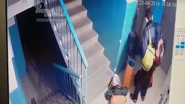 Забыл в подъезде пакет с мусором смотреть онлайн