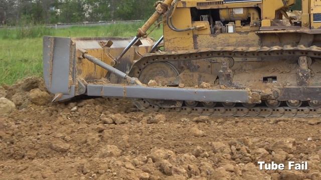 Bulldozer Pushing Dirt - Bulldozer Pushing land - Dozer Equipment Working смотреть онлайн