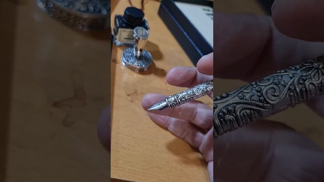 Распаковка дико бюджетного пера с пером птицы - и очень даже симпатично . Эдуард Кичигин смотреть онлайн