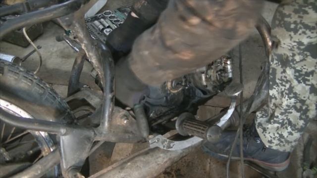 Восстановление мотоцикла Восход-2 1975 года. Часть-1 смотреть онлайн