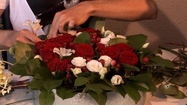 Видео 1. Композиция в круглой коробке смотреть онлайн