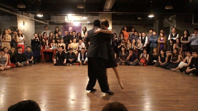 2014 Tango Ensueño Carlos Espinoza & Noelia Hurtado Grand Milonga(15.Nov.2014):tango2 смотреть онлайн