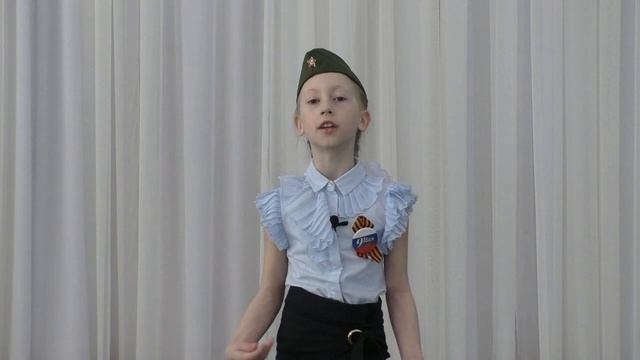 Герман Ксения 8 лет Р.Рождественский "На земле безжалостно маленькой" смотреть онлайн